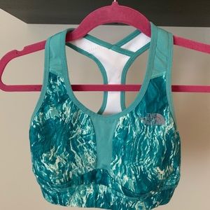 Women’s Northface sports bra